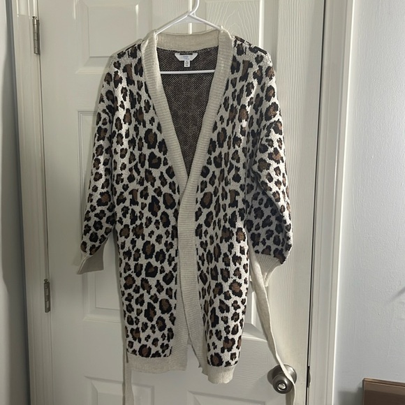 Time and Tru Sweaters - Time and Tru Women's belted sweater vest Size 4-6